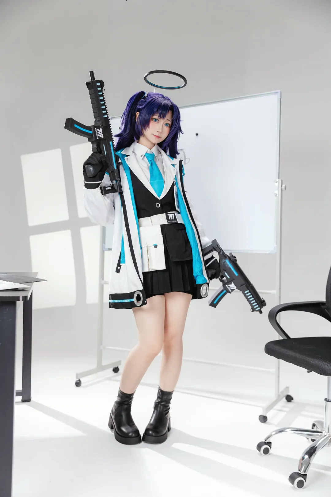 【早濑优香cos】蔚蓝档案的办公室枪械少女请查收 - 第 1 张