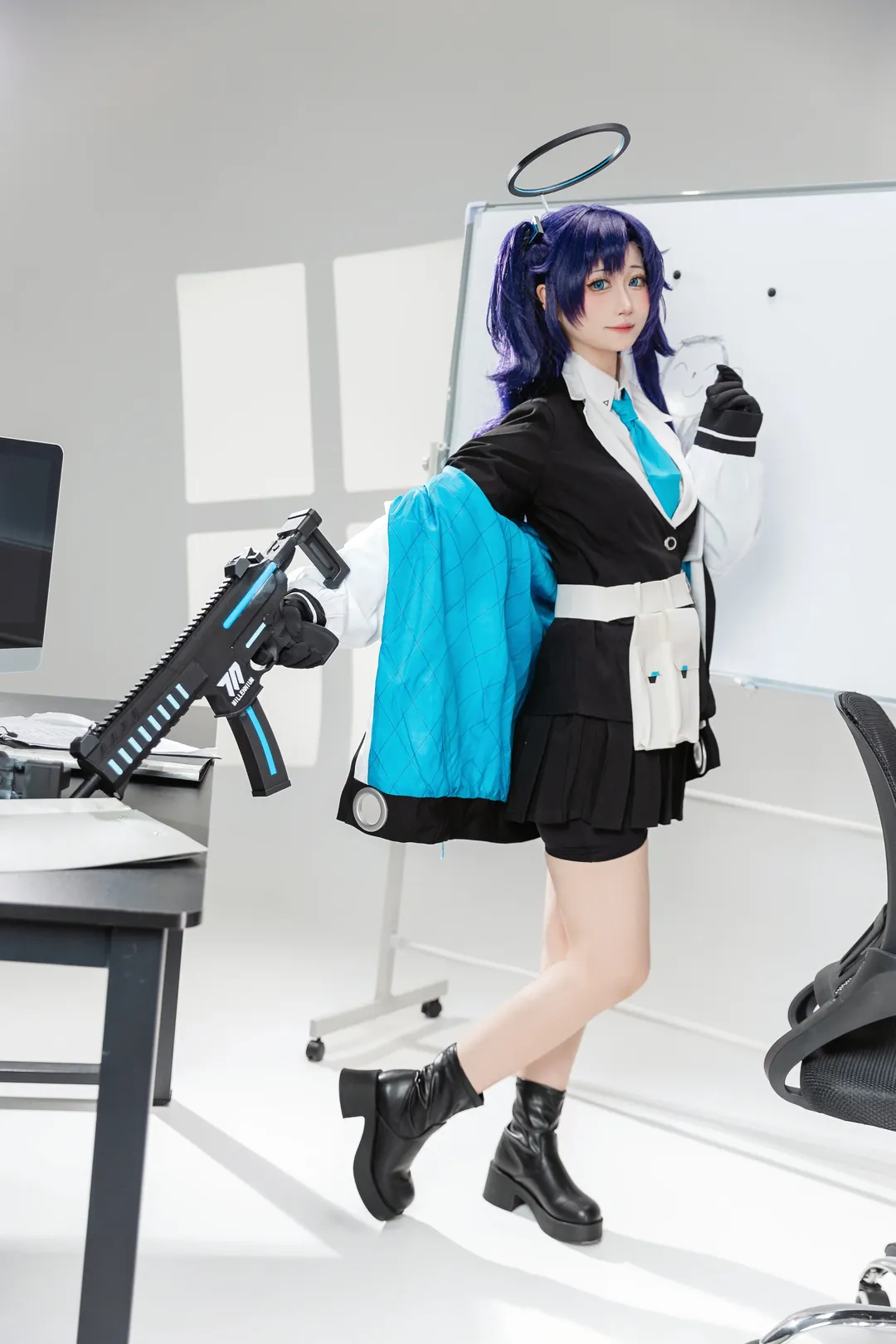 【早濑优香cos】蔚蓝档案的办公室枪械少女请查收 - 第 6 张