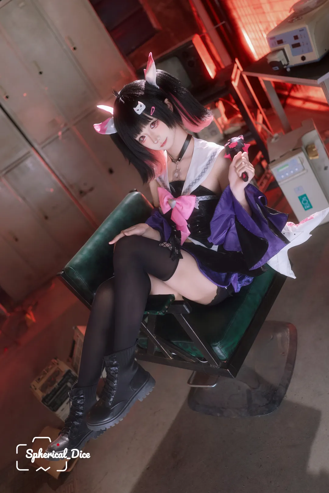 【南宫羽cos】甜美与危险并存，在失序灯火中定义妄想 - 第 1 张