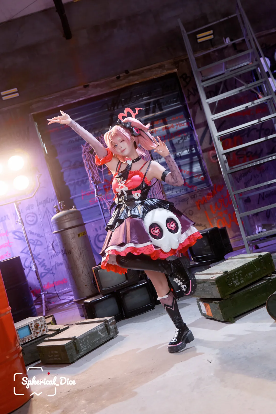 【爱芮cos】绝区零不协和音的地下舞台 - 第 1 张