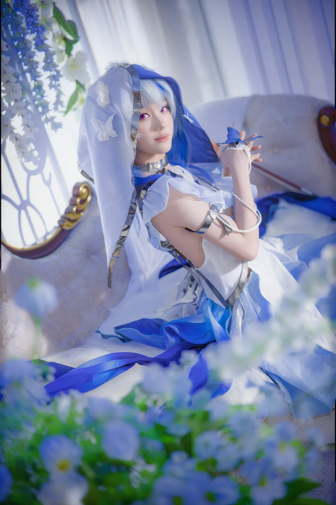 【守岸人cos】鳴潮 藍白花海與鋼琴的夢幻同框 - 第 1 張