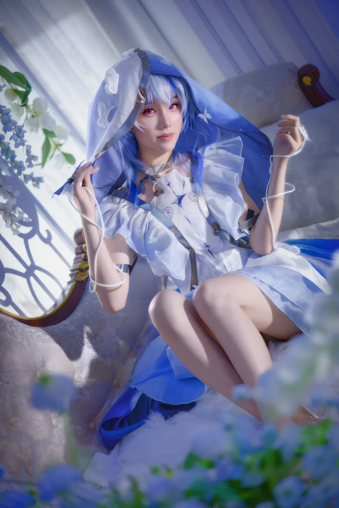 【守岸人cos】鳴潮 藍白花海與鋼琴的夢幻同框 - 第 3 張