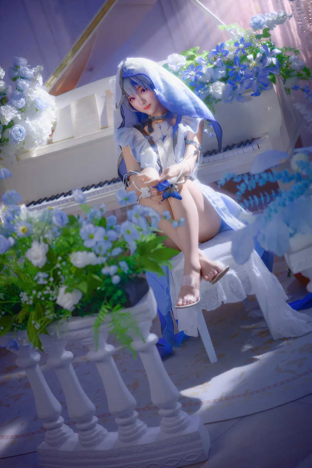 【守岸人cos】鳴潮 藍白花海與鋼琴的夢幻同框 - 第 5 張