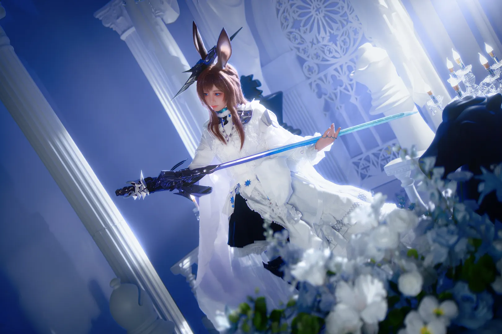 【阿米娅cos】明日方舟兔耳少女化身黑马骑士，白色圣殿里的幽蓝魔法 - 第 6 张