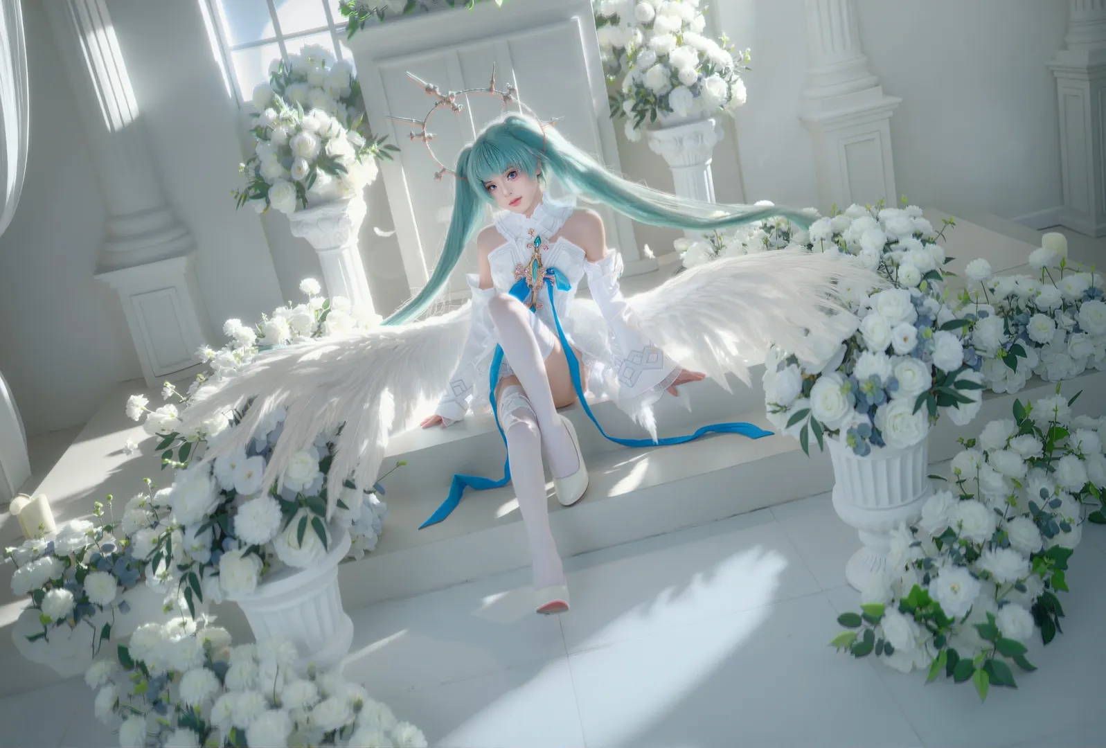【初音未来cos】天使初音，白翼与蓝丝带的圣洁感 - 第 3 张