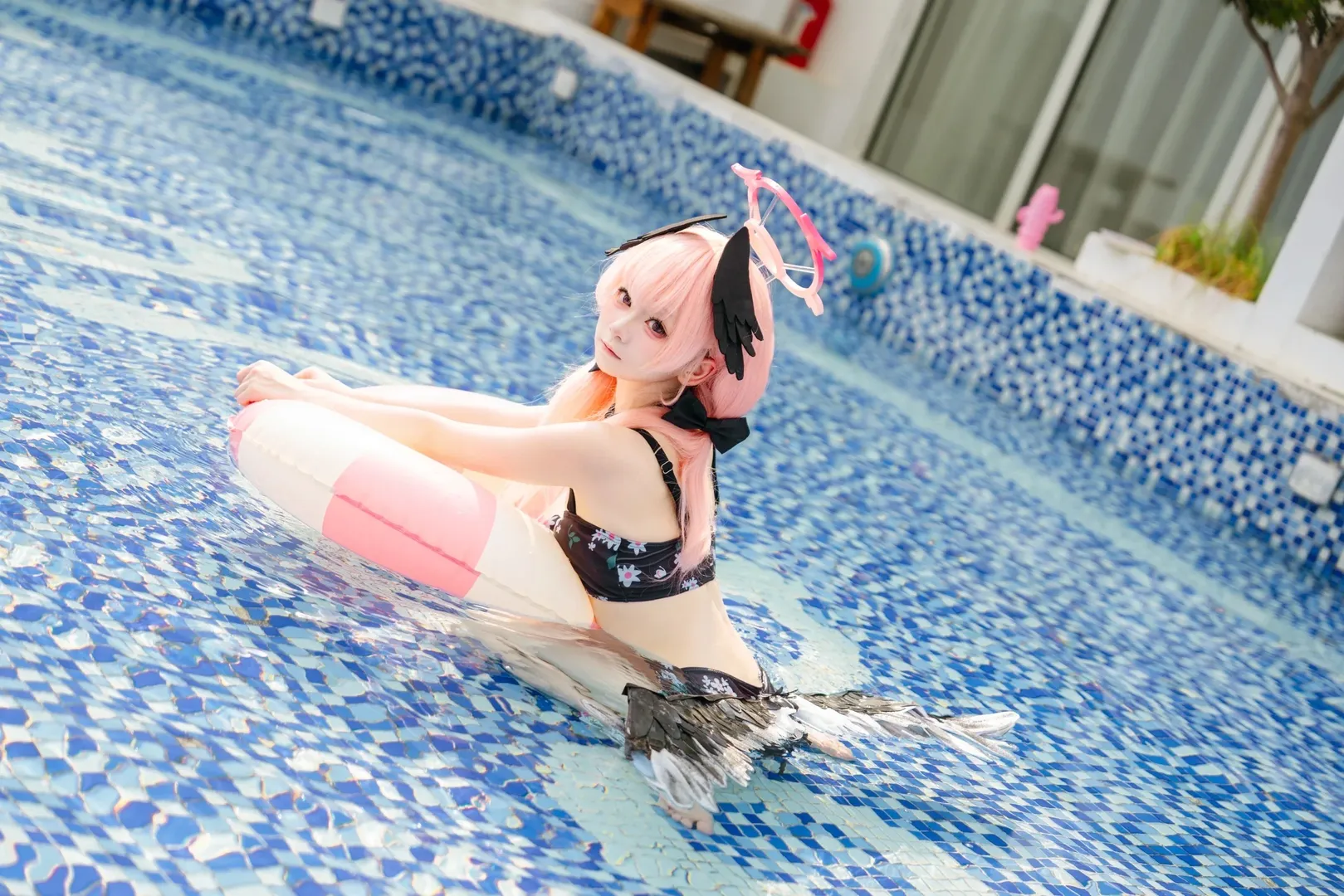 【下江小春cos】夏日泳池实拍，蔚蓝档案 - 第 2 张
