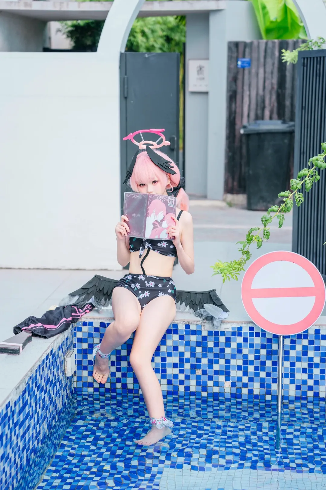 【下江小春cos】夏日泳池实拍，蔚蓝档案 - 第 6 张