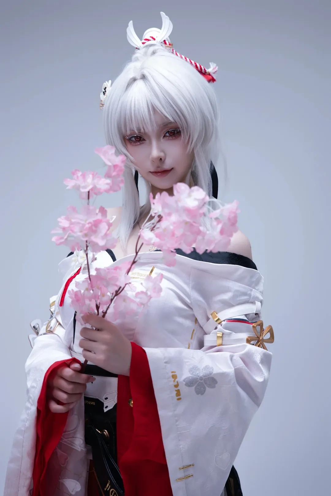 鳴潮緋雪cos 紅白和風與刀劍的碰撞 - 第 7 張