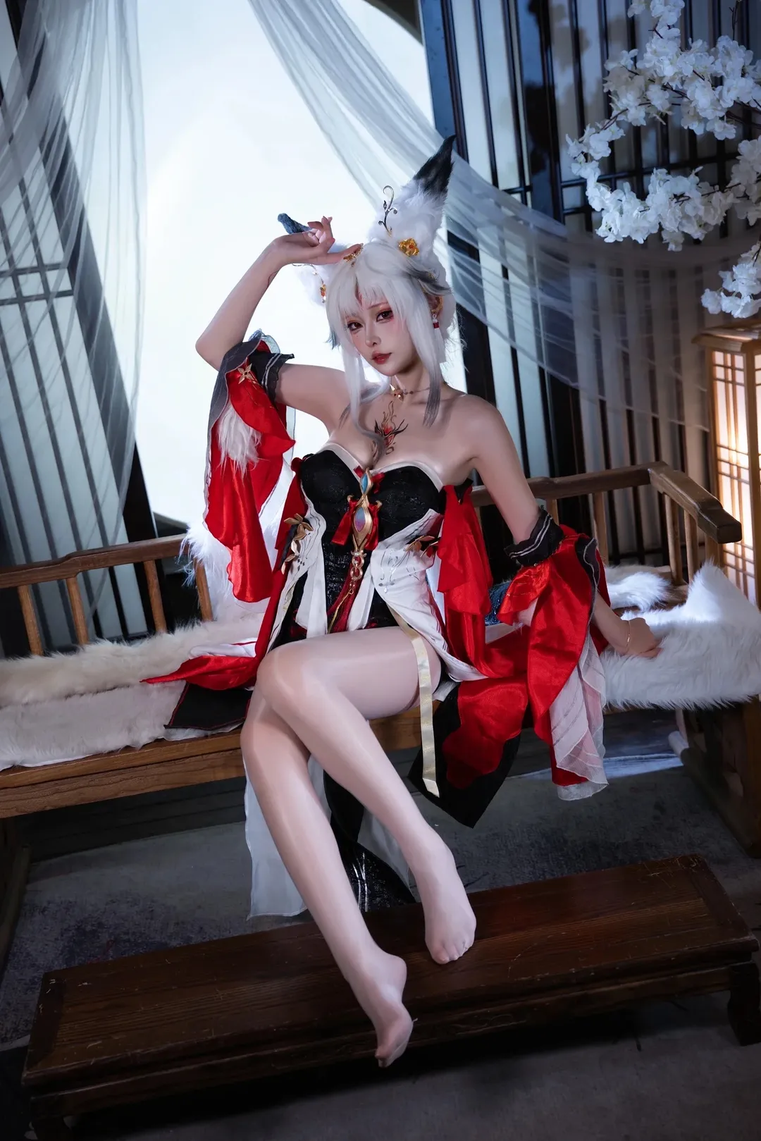 【心月狐cos】鸣潮国风狐耳少女的氛围感呈现 - 第 1 张
