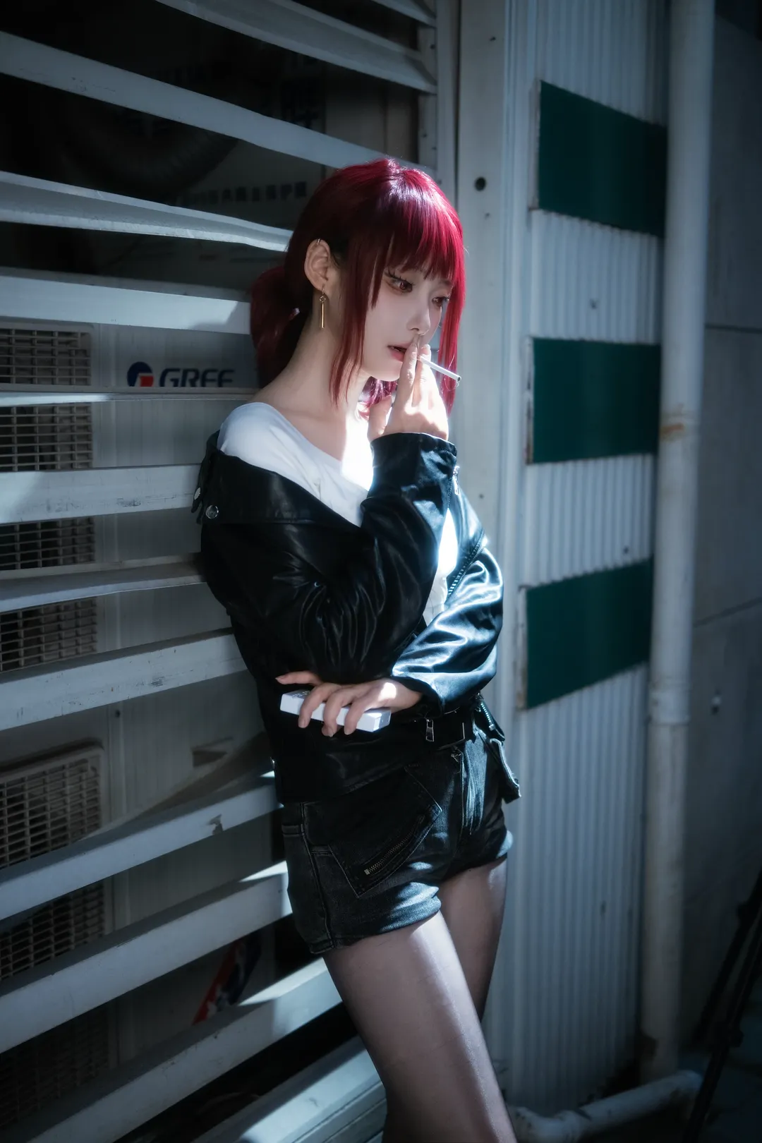 【田山小姐cos】超市后门的吞云吐雾，夜色下的街头随性 - 第 4 张