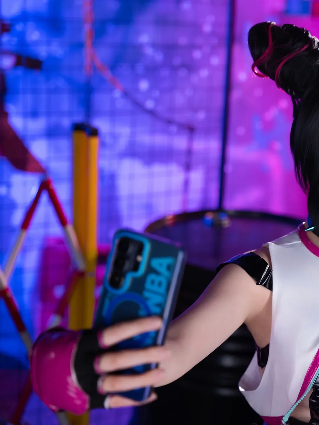 韩蛛俐cos 街头霸王 霓虹灯光下的格斗少女 - 第 1 张