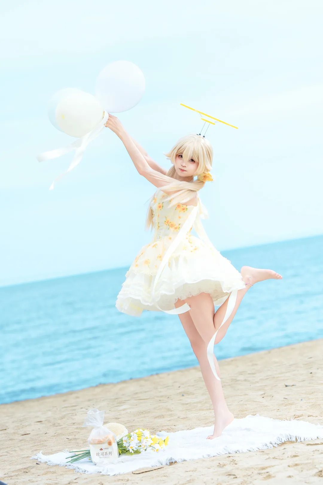 【日富美cos】蔚蓝档案海边元气拍摄，夏日沙滩清爽出镜 - 第 2 张