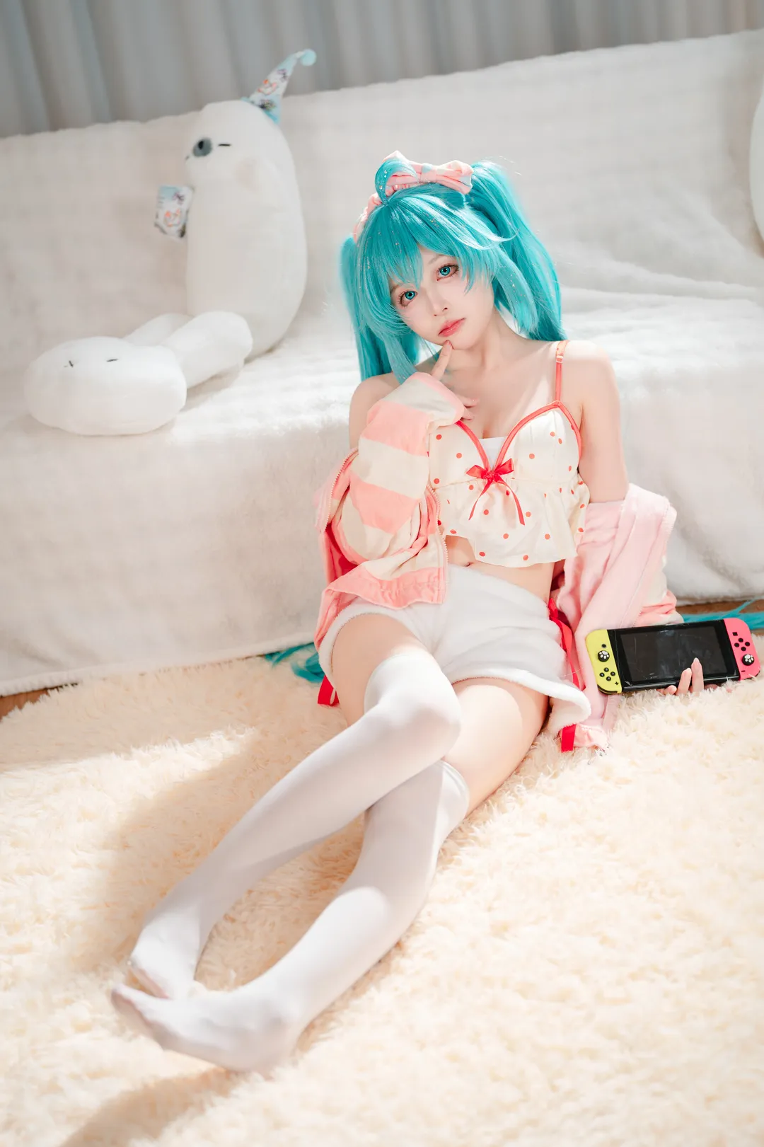 【初音未來cos】居家休息日的青藍色雙馬尾日常 - 第 3 張