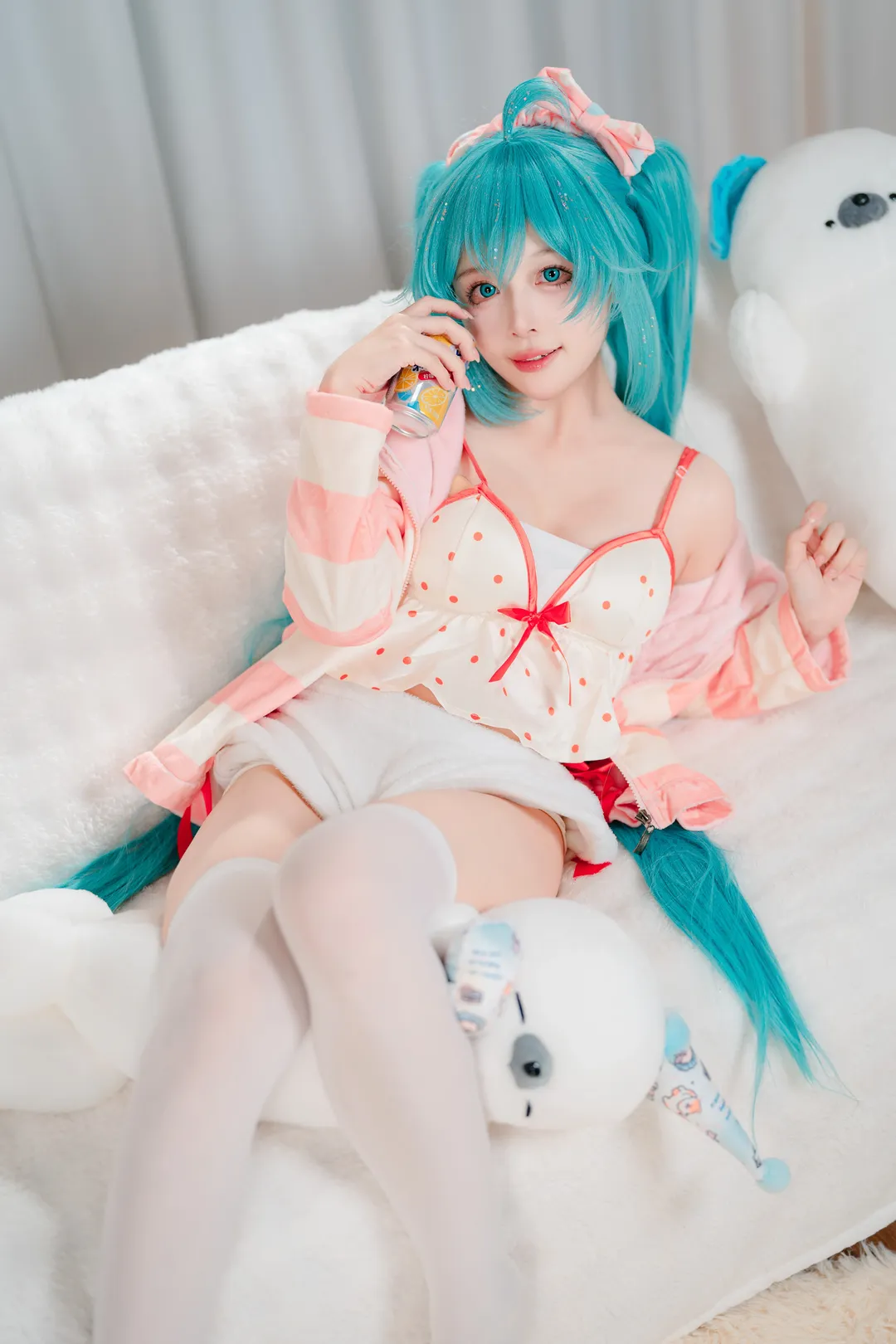 【初音未來cos】居家休息日的青藍色雙馬尾日常 - 第 5 張
