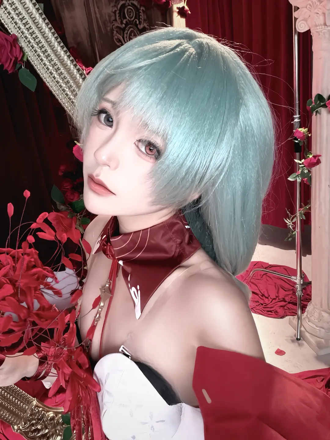 【弗洛洛cos】鳴潮索拉里斯最憂鬱者的紅白幕布棚拍記錄 - 第 1 張