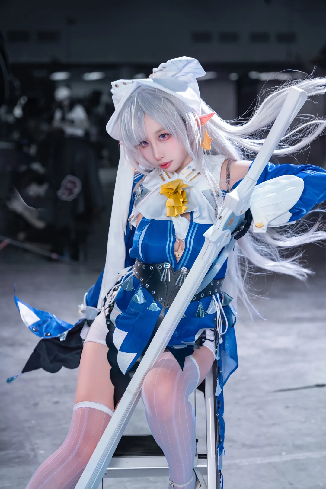 【維琳娜cos】絕區零場照，藍白配色的清冷少女 - 第 1 張
