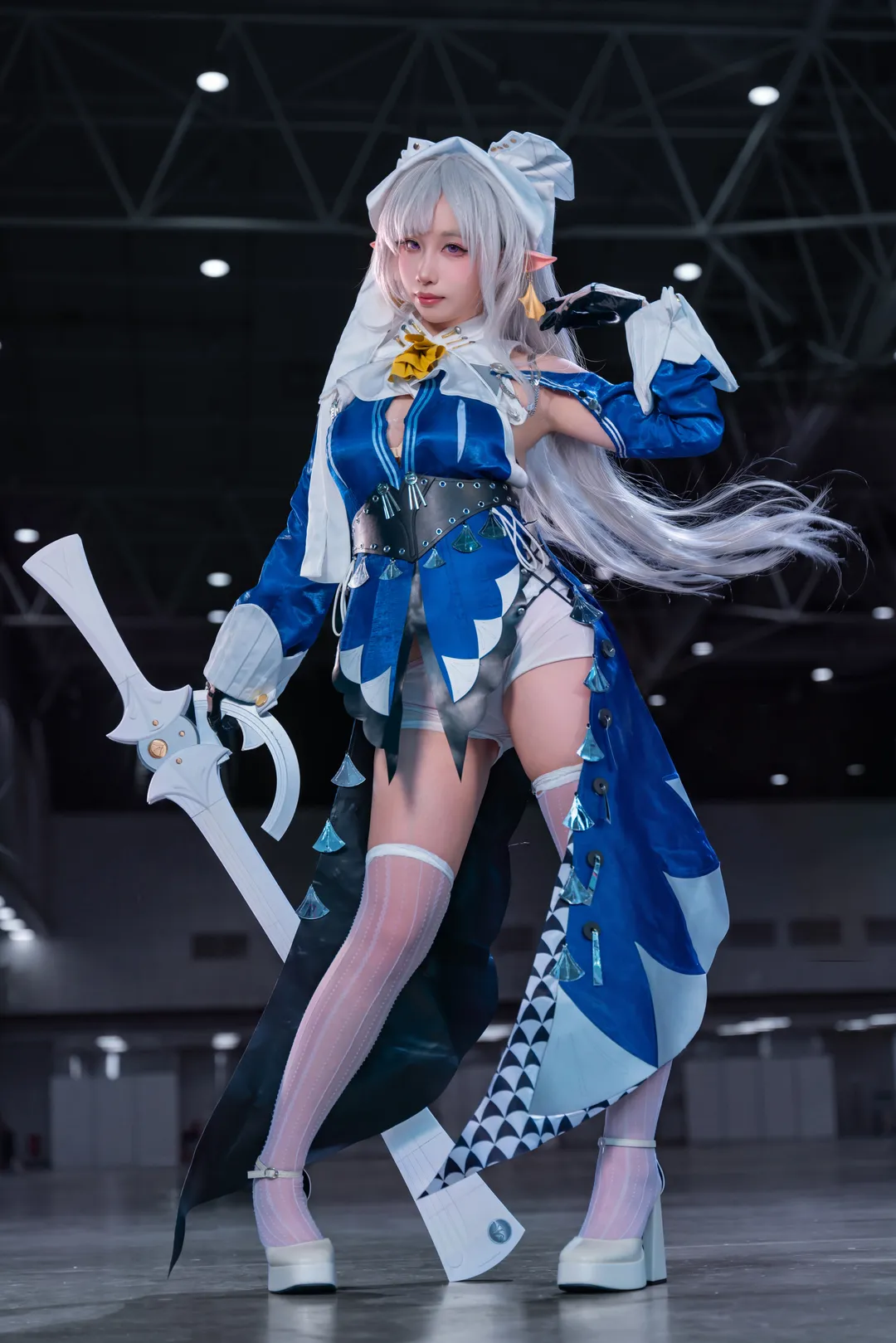 【維琳娜cos】絕區零場照，藍白配色的清冷少女 - 第 2 張
