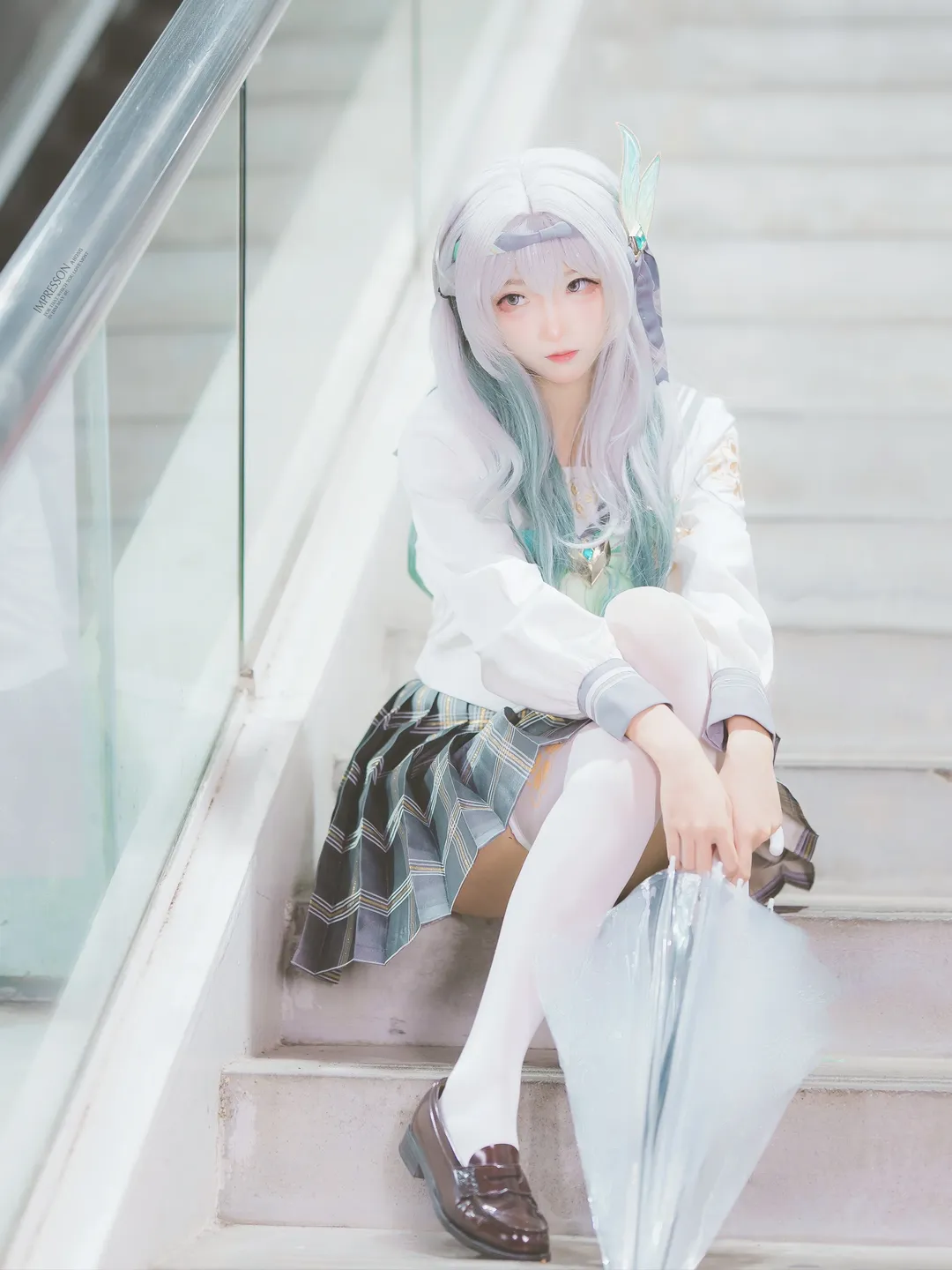 【流萤cos】崩坏星穹铁道雨夜制服下的冷调浪漫 - 第 5 张