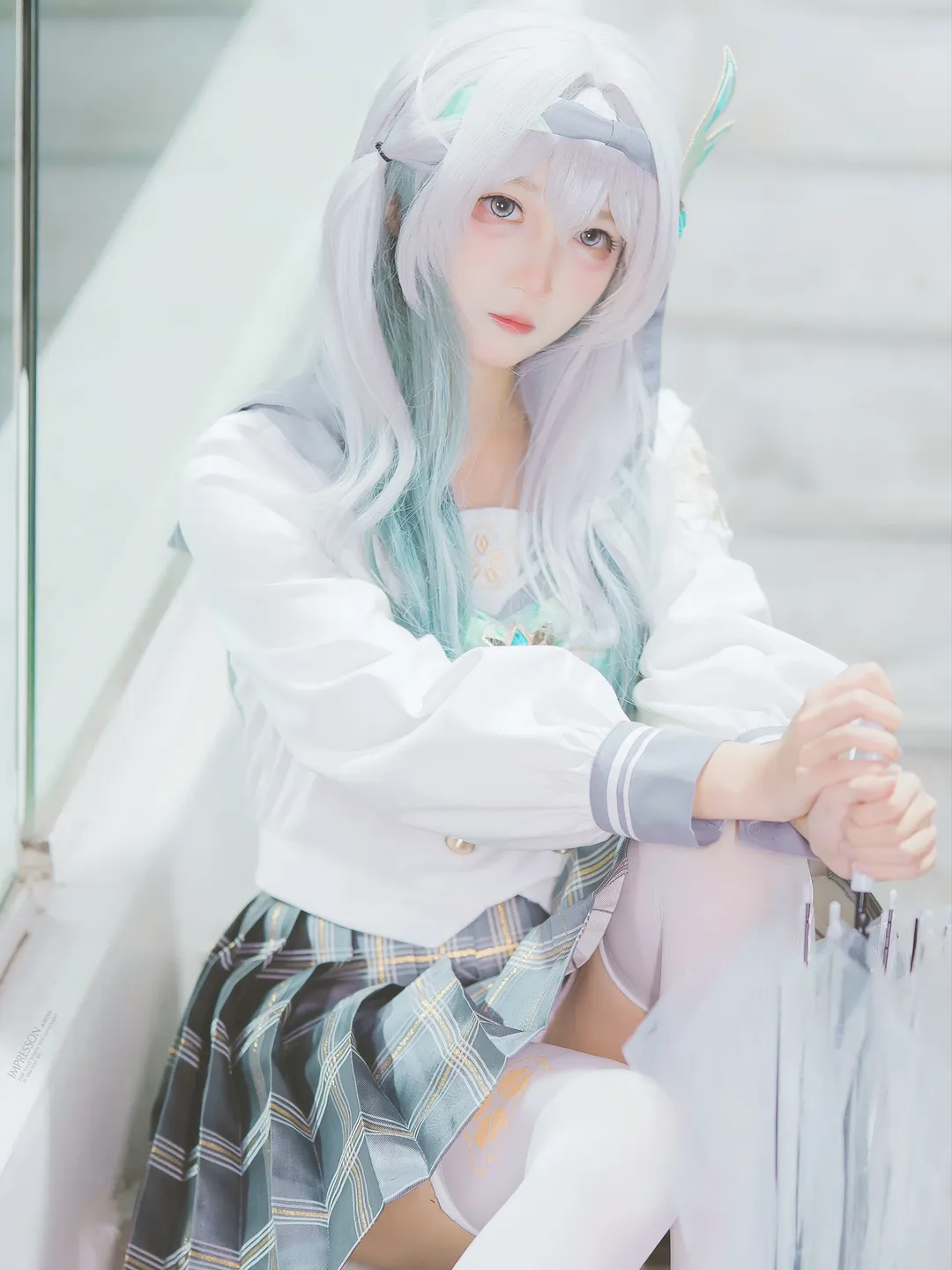 【流萤cos】崩坏星穹铁道雨夜制服下的冷调浪漫 - 第 6 张