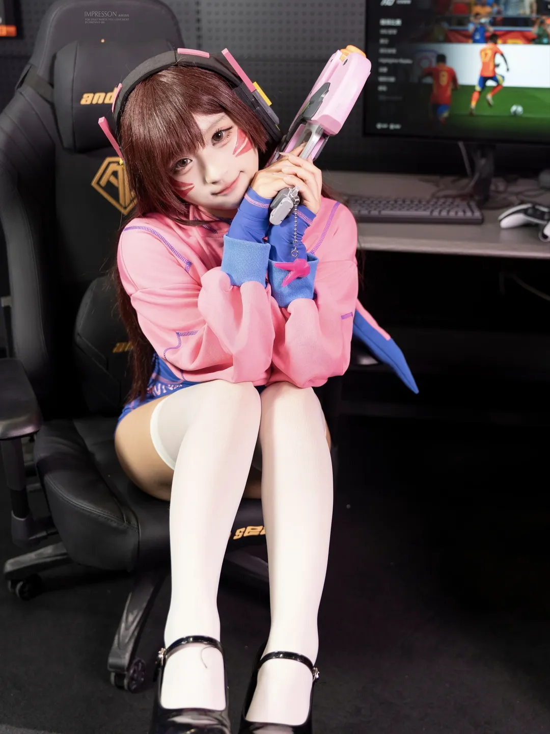 电竞房里的粉蓝战术少女风穿搭 - 第 4 张