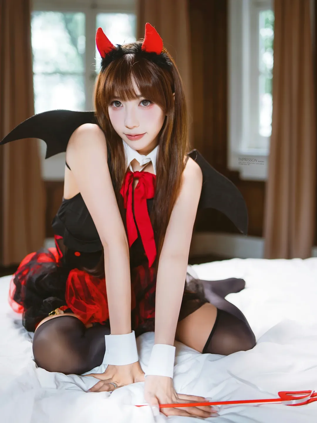 小恶魔cos 黑红主题的恶魔装扮搭配黑丝真的很绝 - 第 4 张