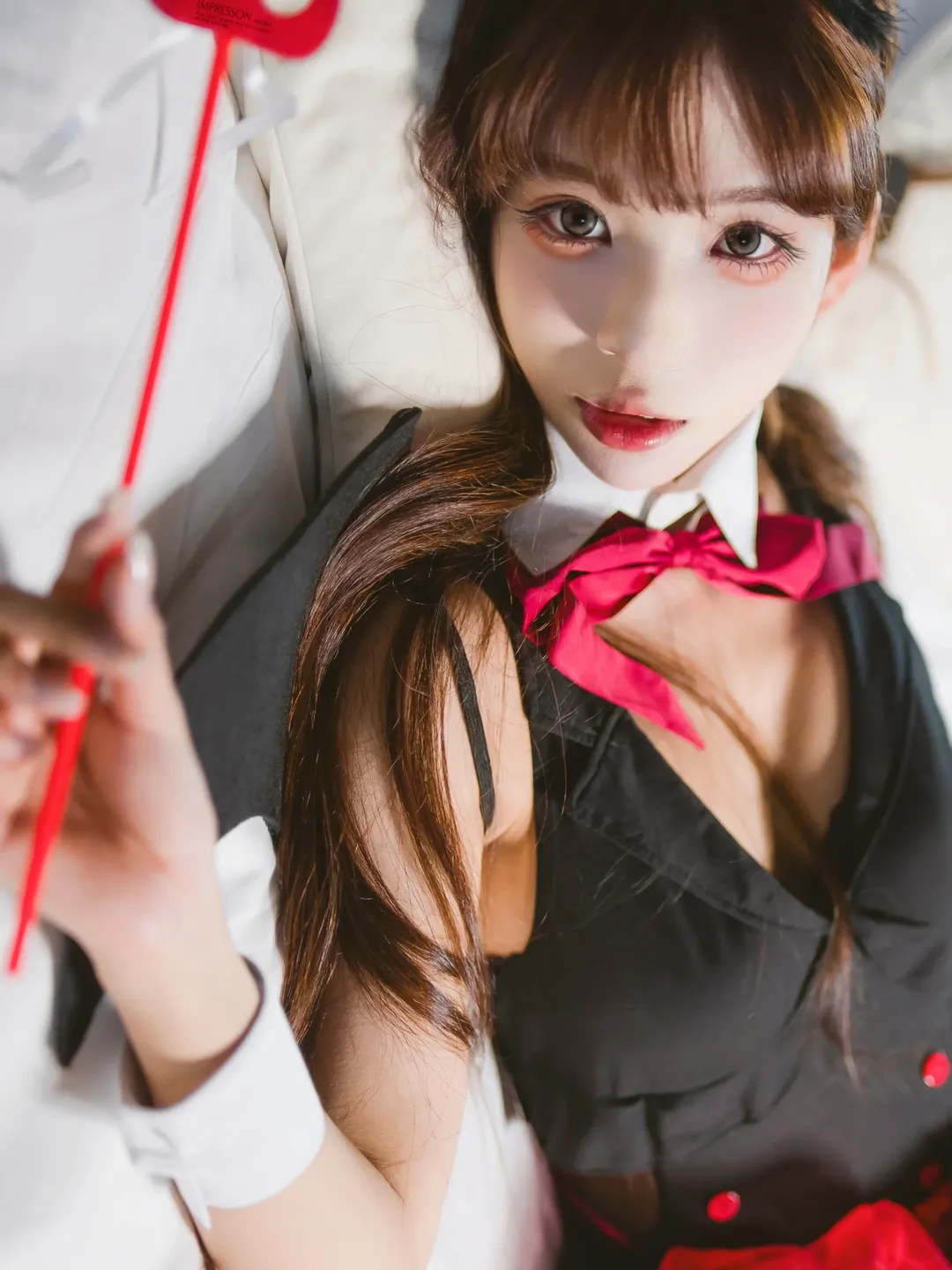 小恶魔cos 黑红主题的恶魔装扮搭配黑丝真的很绝 - 第 5 张