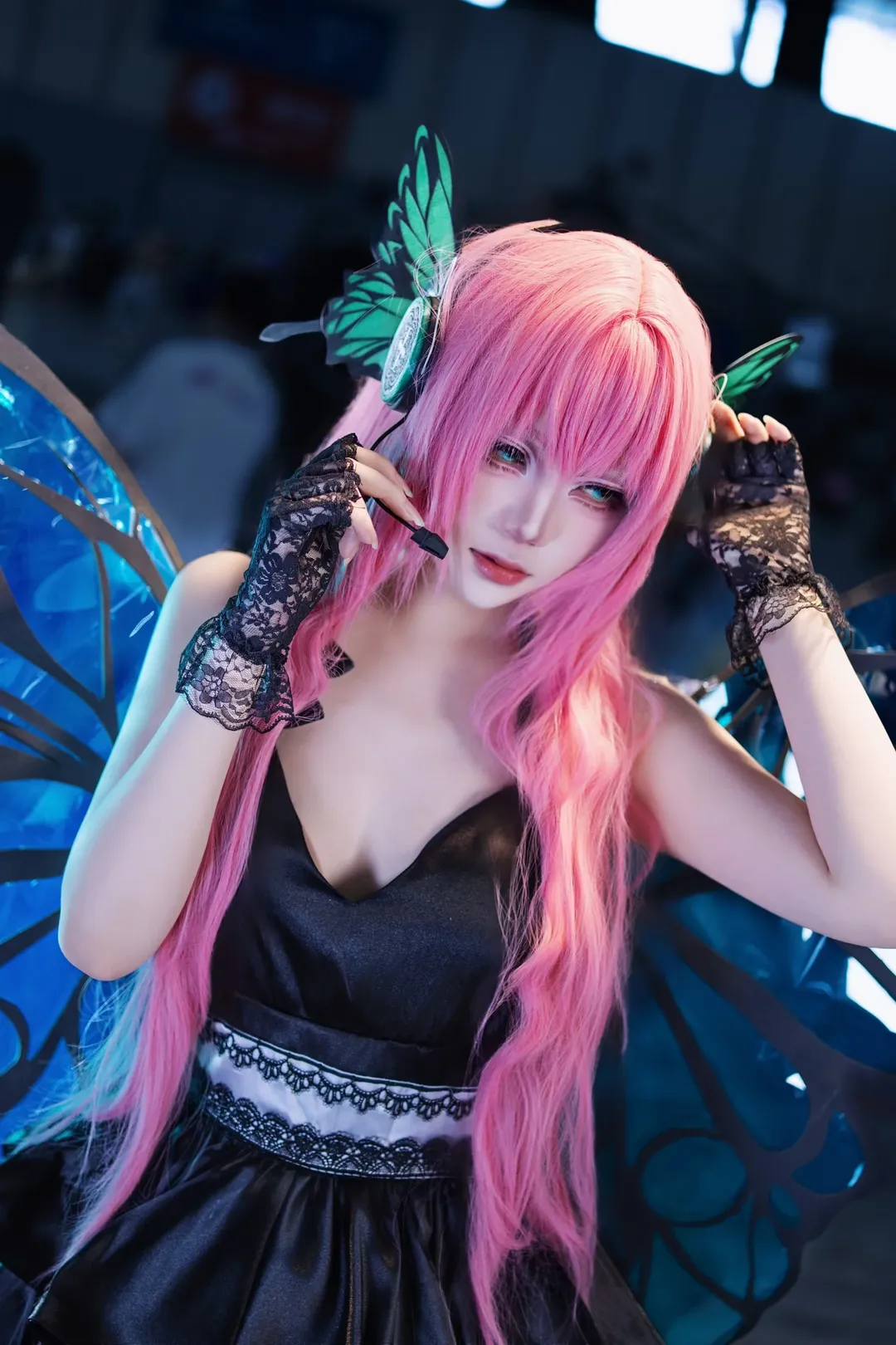 【巡音流歌cos】金陵漫展场照，蓝蝴蝶翅膀与蕾丝手套 - 第 3 张