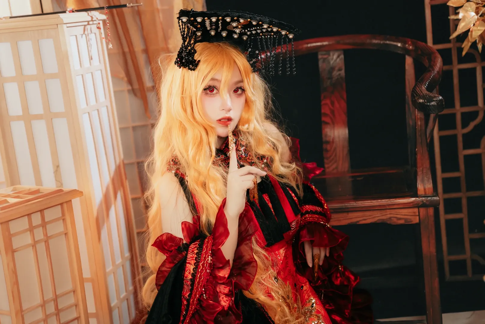 【純狐cos】東方Project裡的獨特魅力，紅黑金極致華麗 - 第 5 張