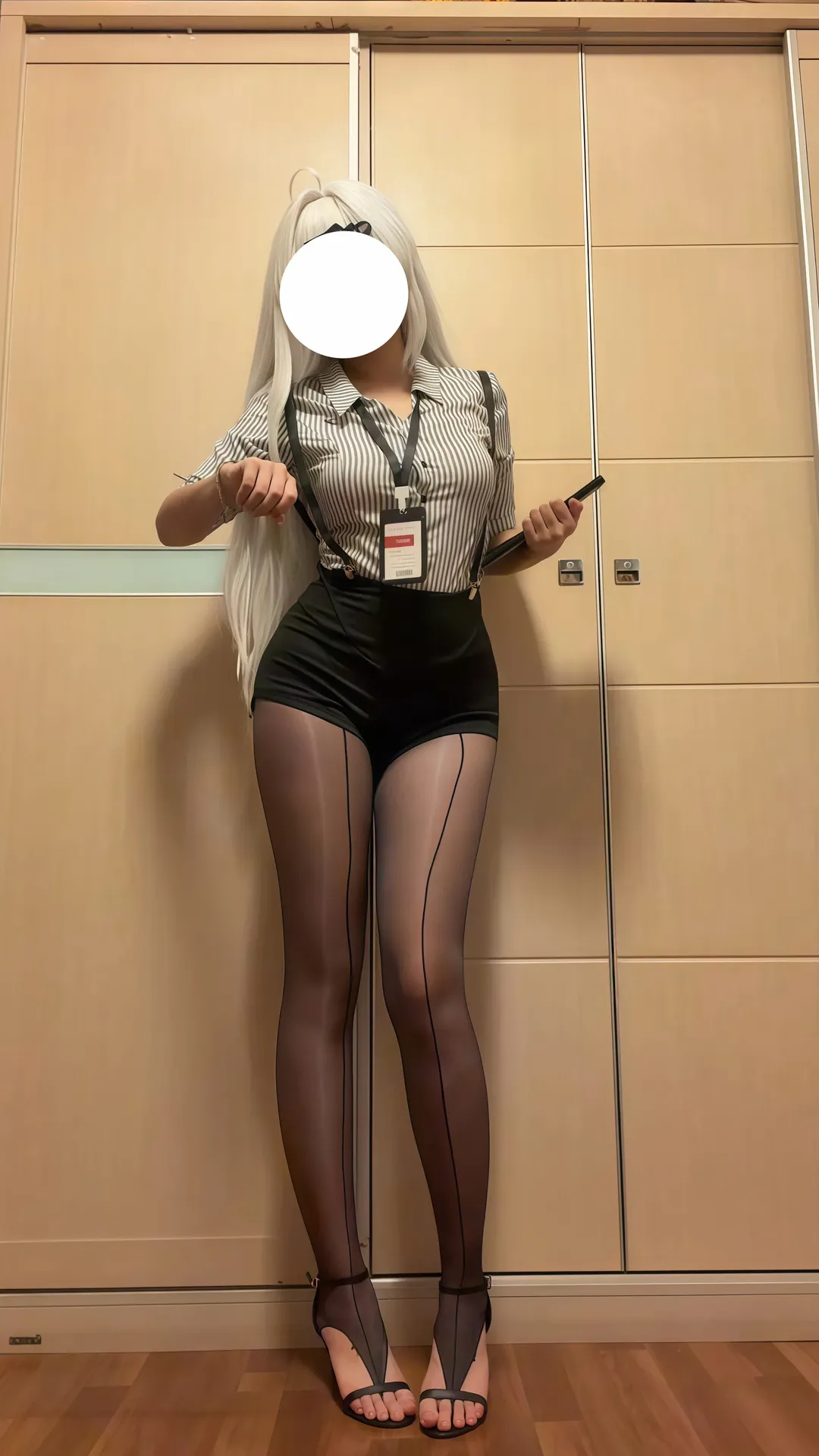 【仪玄cos】绝区零OL造型试衣，背线丝袜搭配手拿包 - 第 1 张