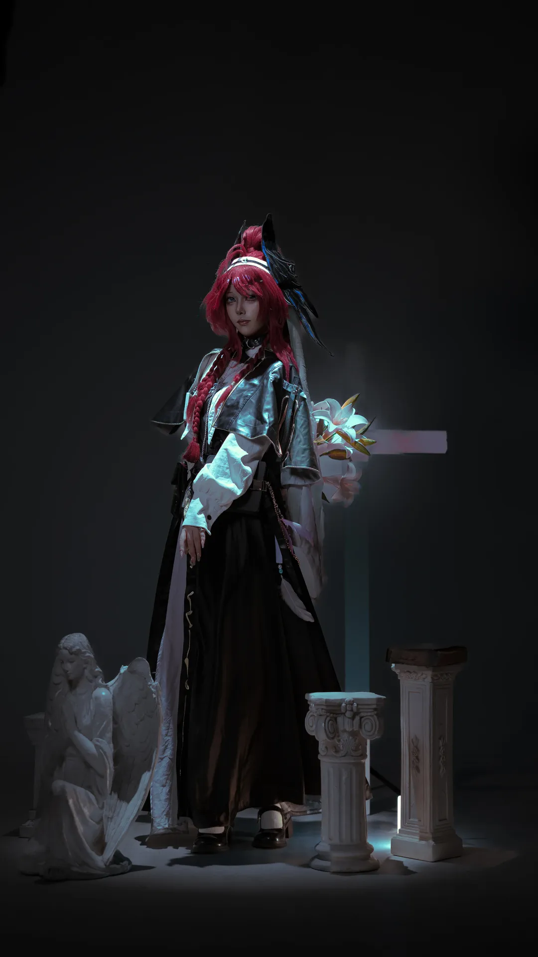 明日方舟聆音cos 红黑哥特风里的静谧与神秘 - 第 4 张