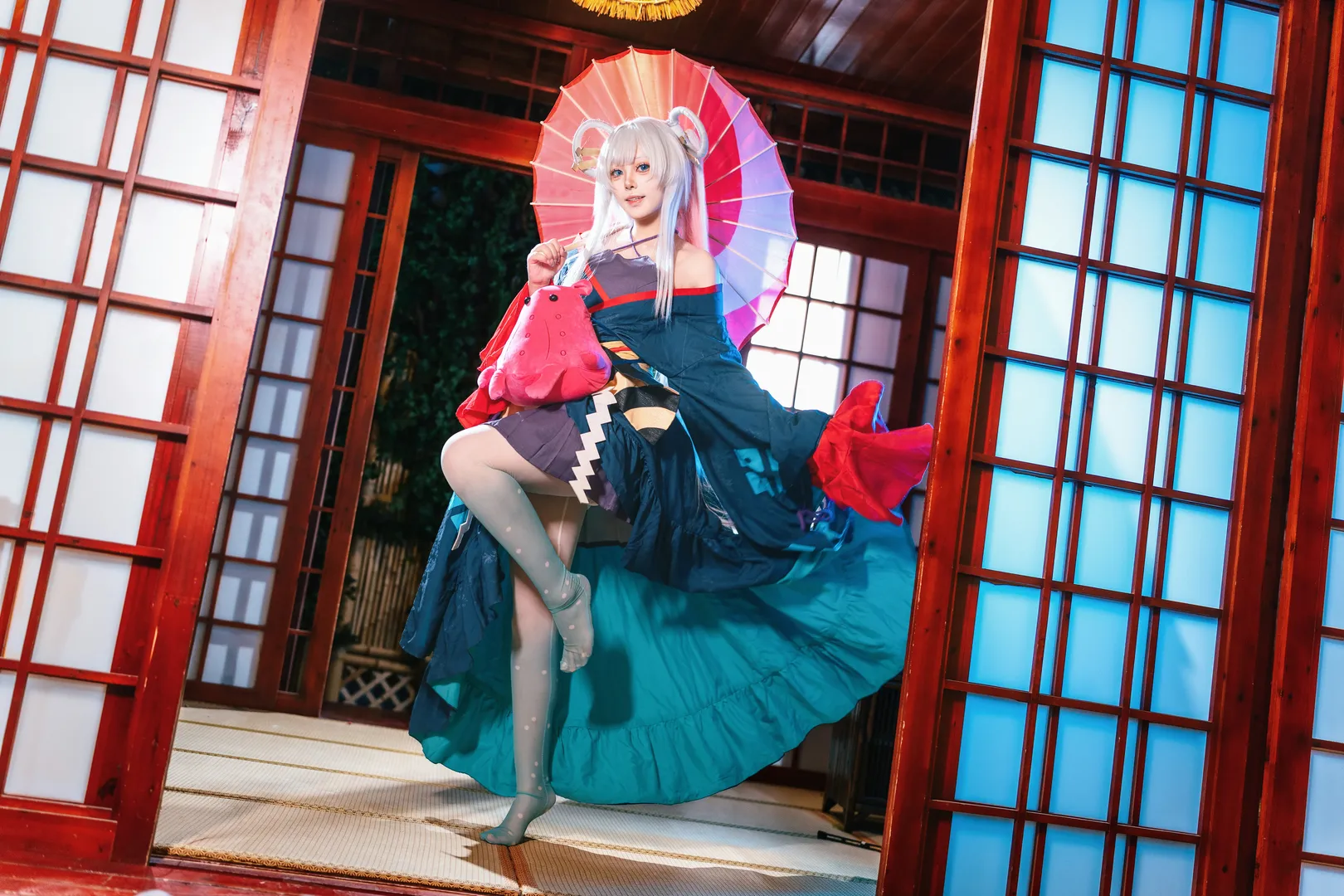 超时空辉夜姬月见八千代cos，灯笼下的和风少女 - 第 1 张