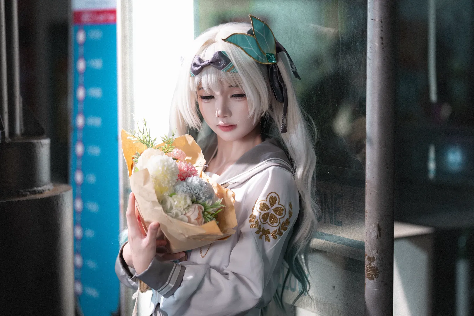 【流萤cos】崩坏星穹铁道里的JK日常，白丝与鲜花的街头漫步 - 第 7 张