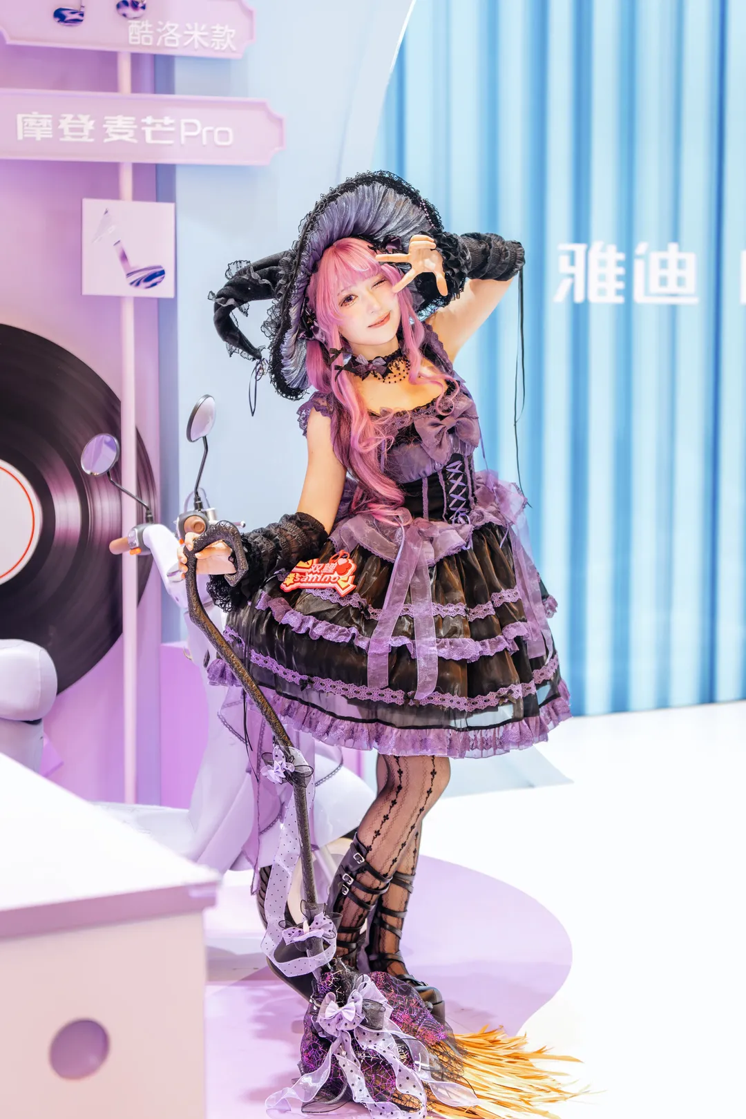 Chinajoy顶光挑战，放弃机顶闪用手电筒拍cosplay - 第 2 张