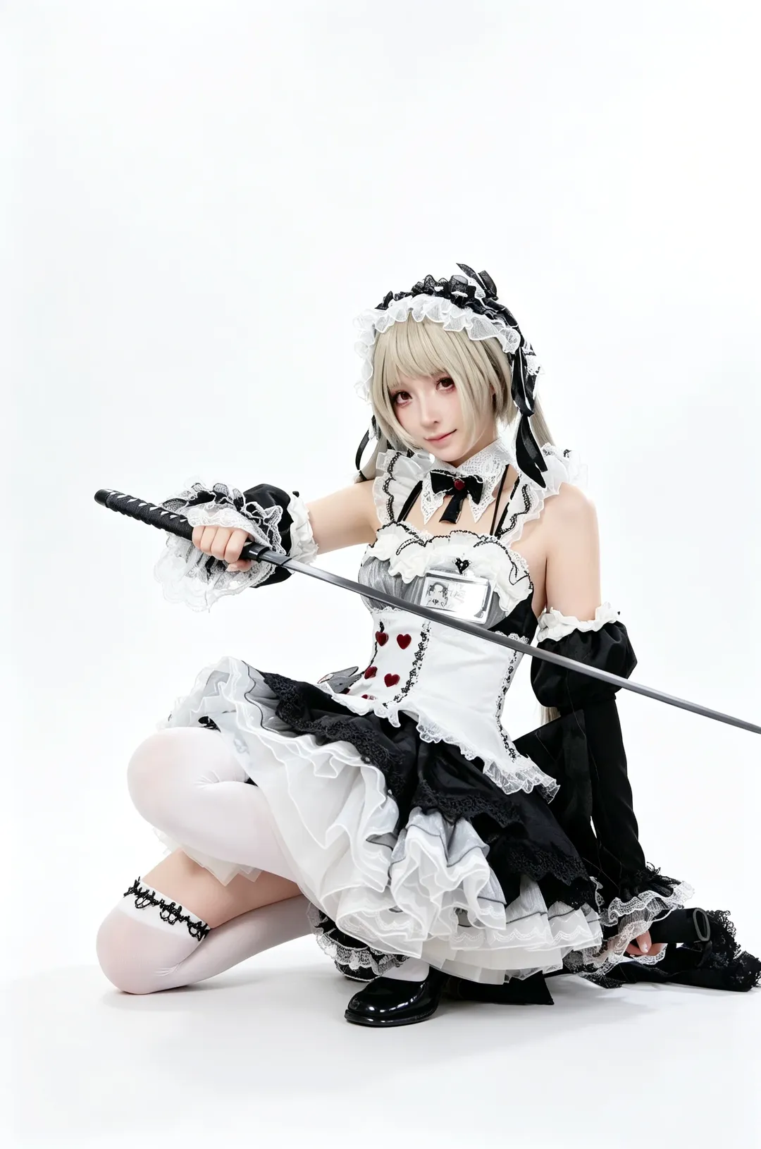 碧蓝航线可畏同人女仆cos 白棚里的武士刀反差感 - 第 2 张