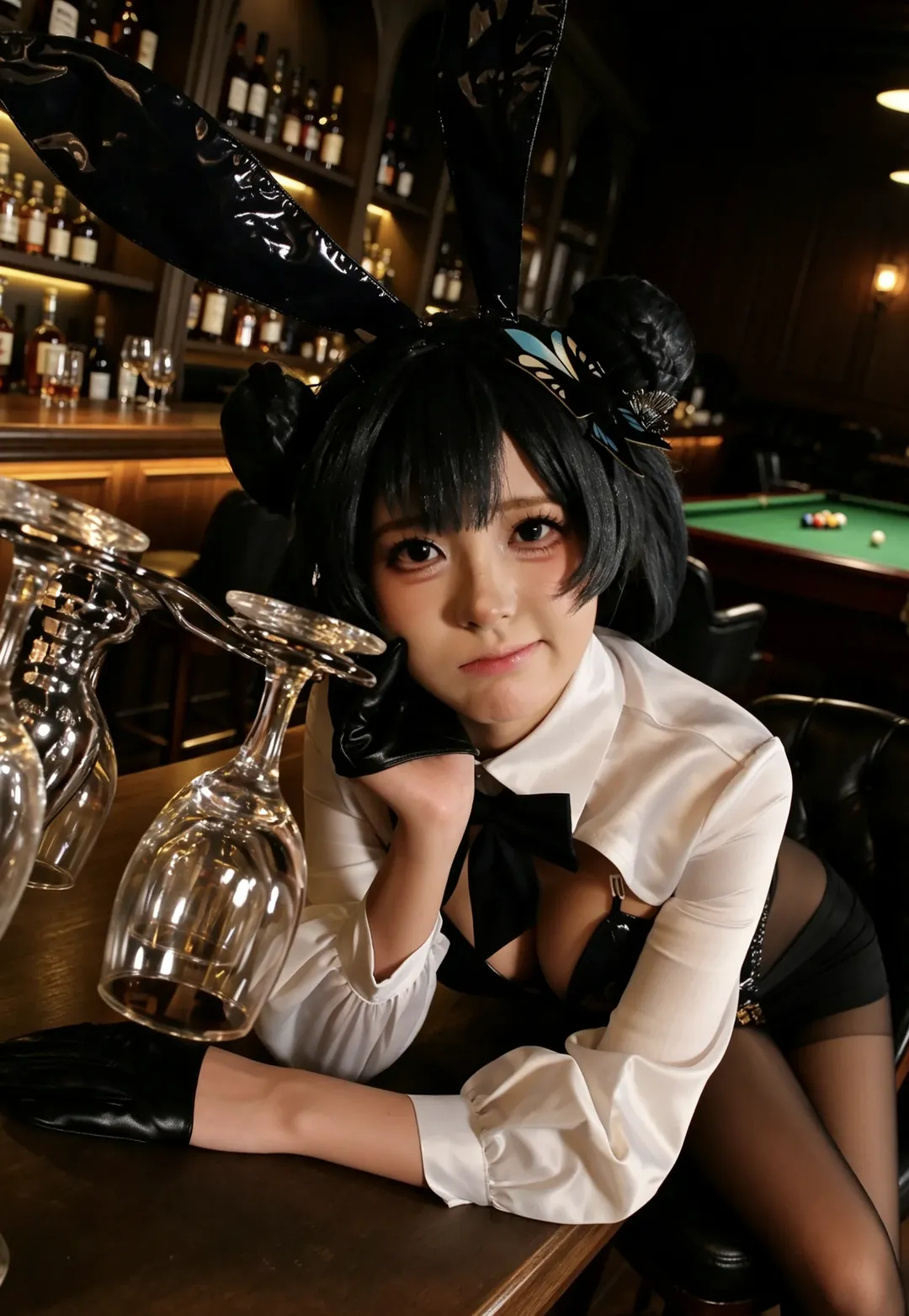 【龙华妃咲cos】蔚蓝档案国风兔女郎酒吧暗调拍摄 - 第 2 张