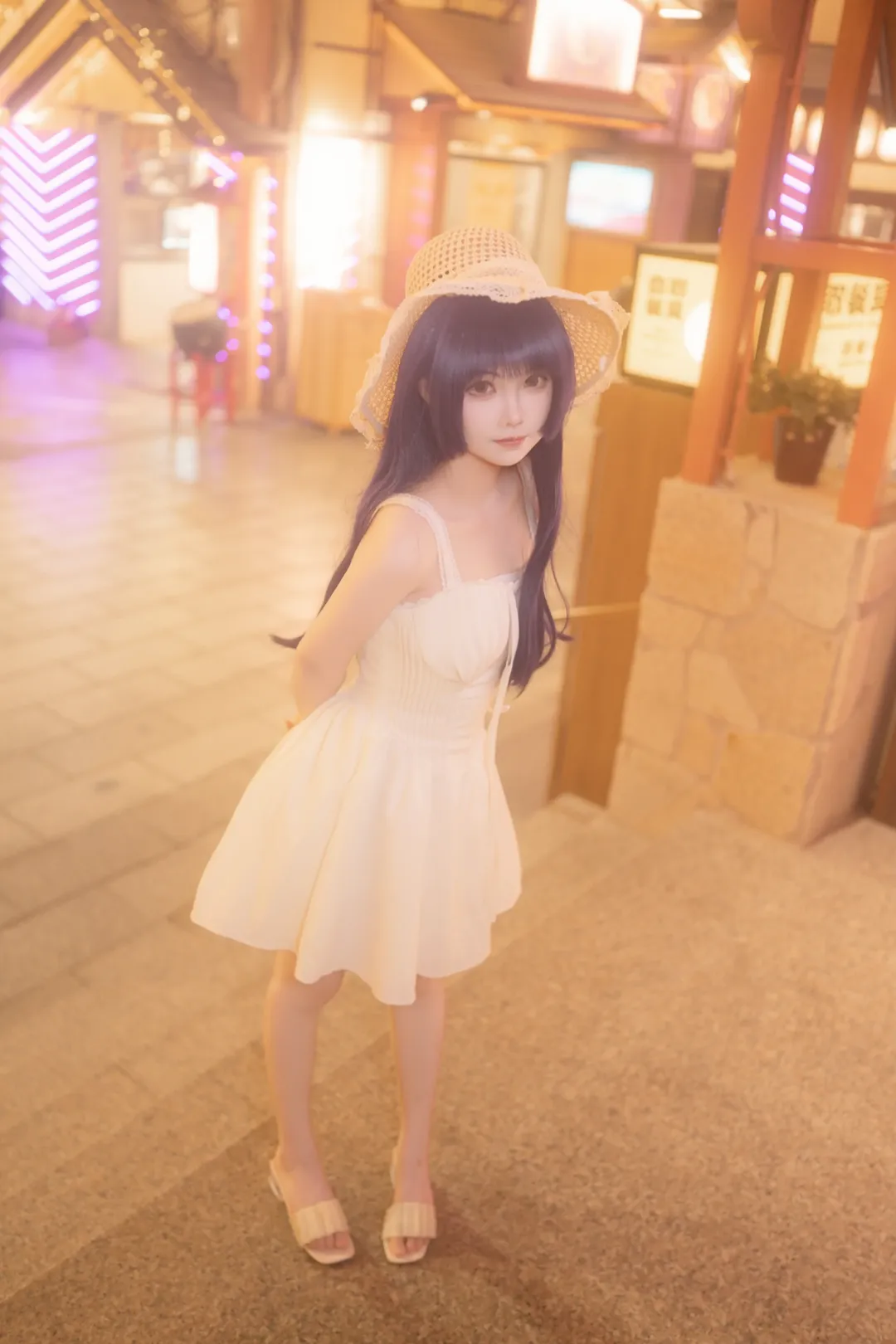 【五更琉璃cos】我的妹妹不可能那么可爱 庙会夜景的小白裙黑猫 - 第 1 张