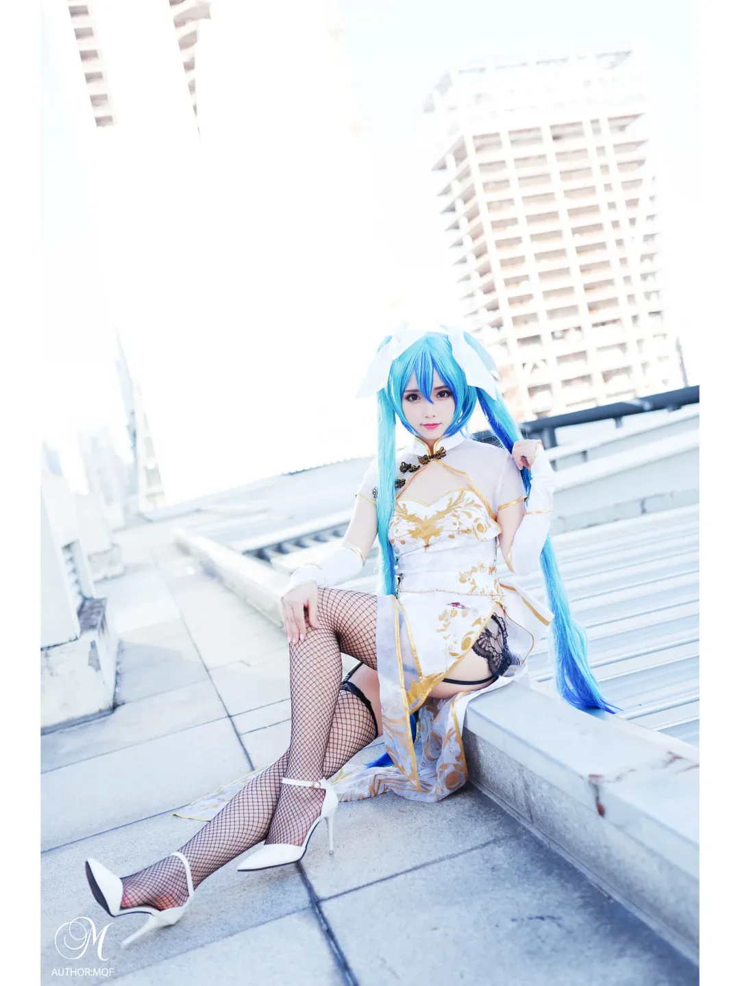 【初音未来cos】Vocaloid金丝雀旗袍天台返图 - 第 1 张