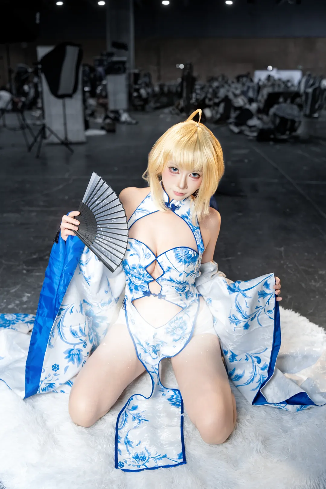 Fate系列Saber青花瓷旗袍cosplay，CICF漫展场照记录 - 第 1 张