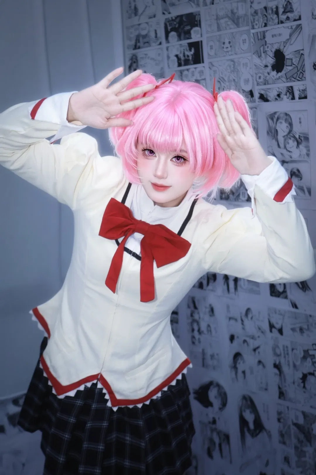 【鹿目圓cos】粉色雙馬尾與白絲校服的漫畫空間 - 第 4 張