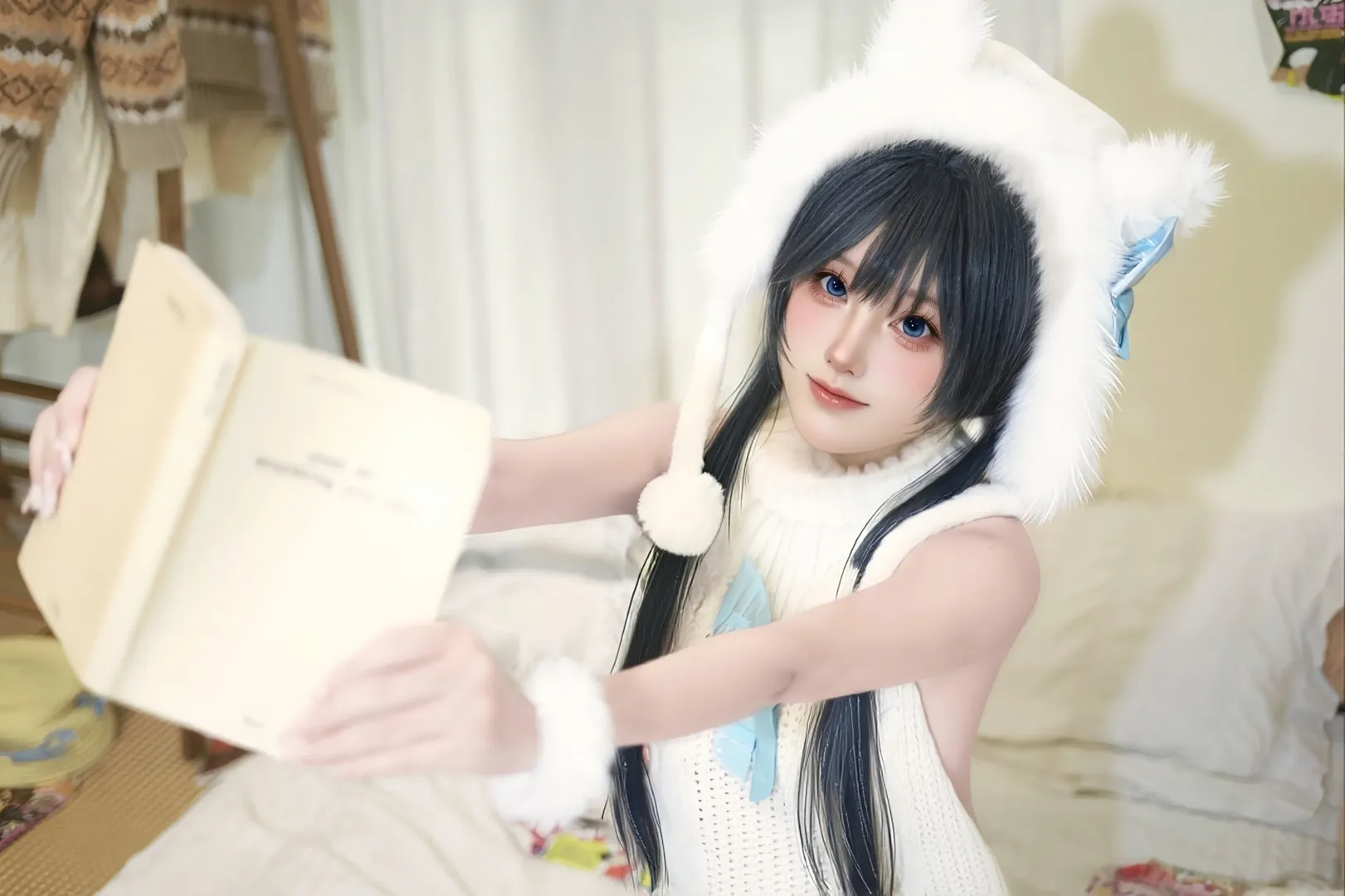 【龙华妃咲cos】蔚蓝档案白毛猫猫的居家时刻 - 第 2 张