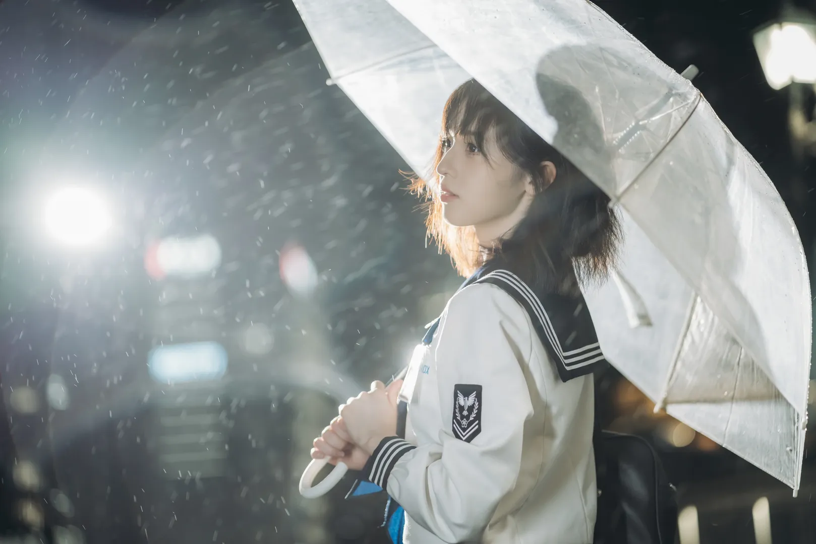 雨夜街头，这套JK制服与透明伞的夜景记录 - 第 8 张
