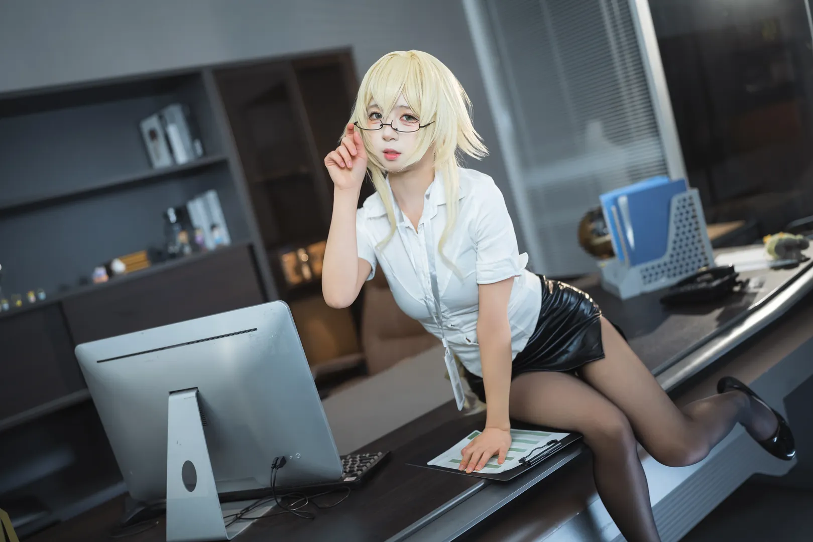 工位被霸占？那就把办公室变成专属写真棚 - 第 5 张