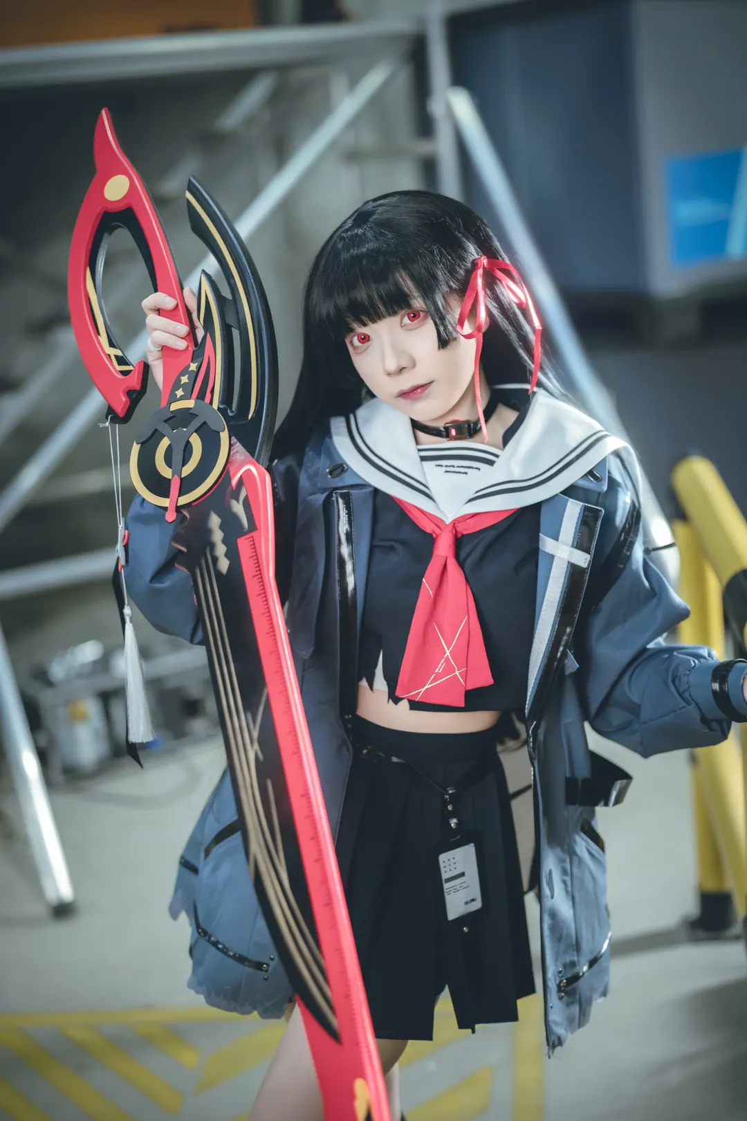 【千咲cos】鸣潮废墟工业风，红瞳巨剑的冷艳演绎 - 第 3 张