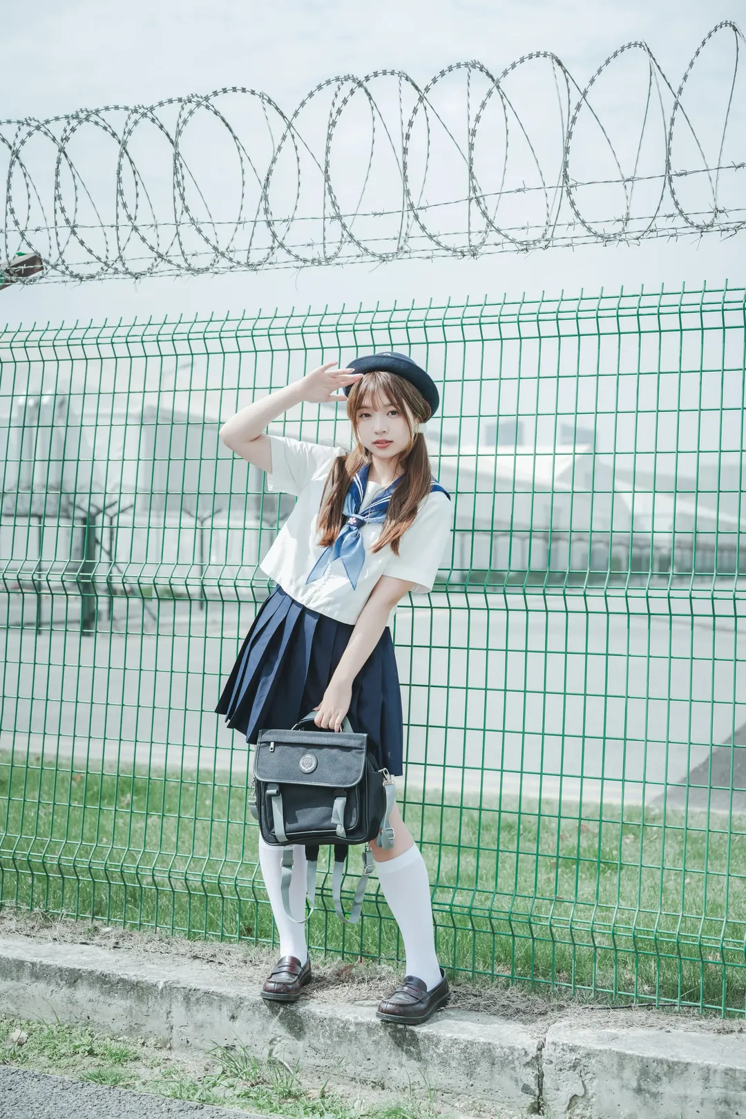 夏日草地JK制服写真 - 第 1 张