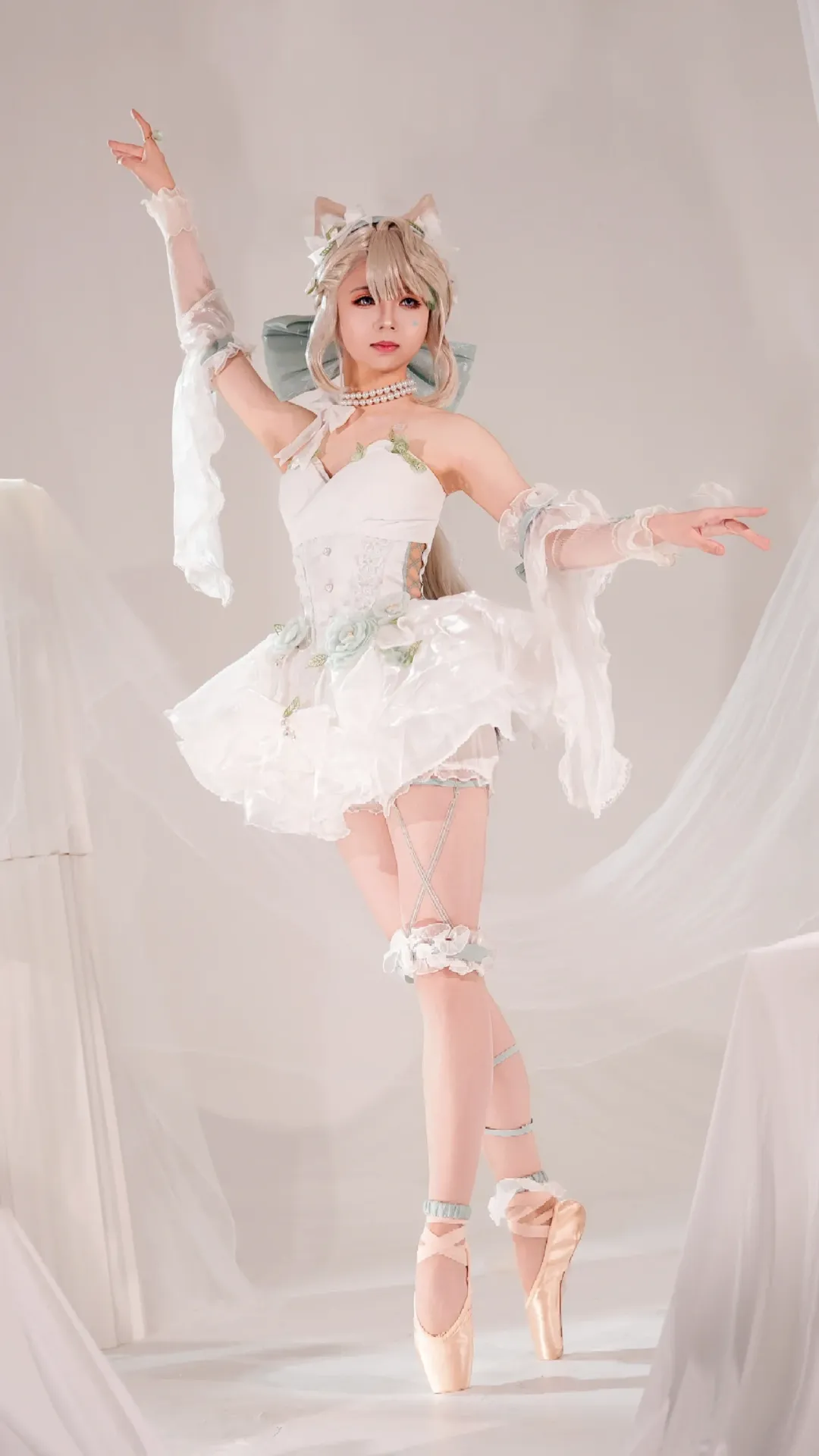 【琳妮特cos】天使庭院裡的白色足尖芭蕾