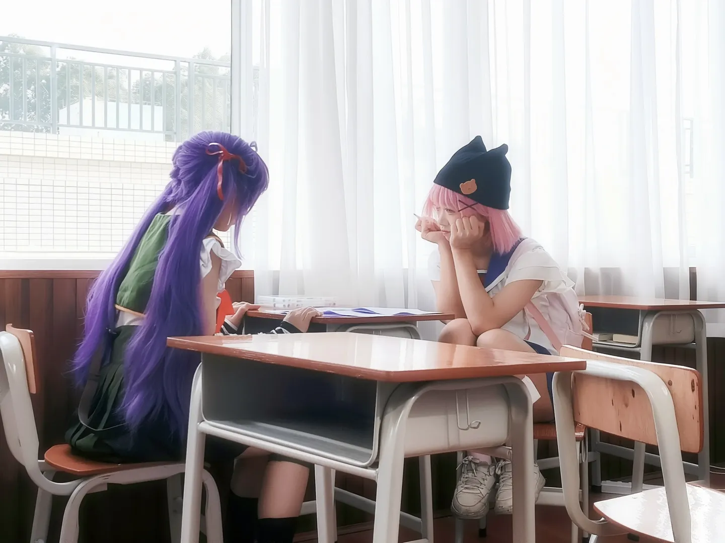 【丈枪由纪cos】学园孤岛日常，与惠飞须泽胡桃的教室时光 - 第 1 张