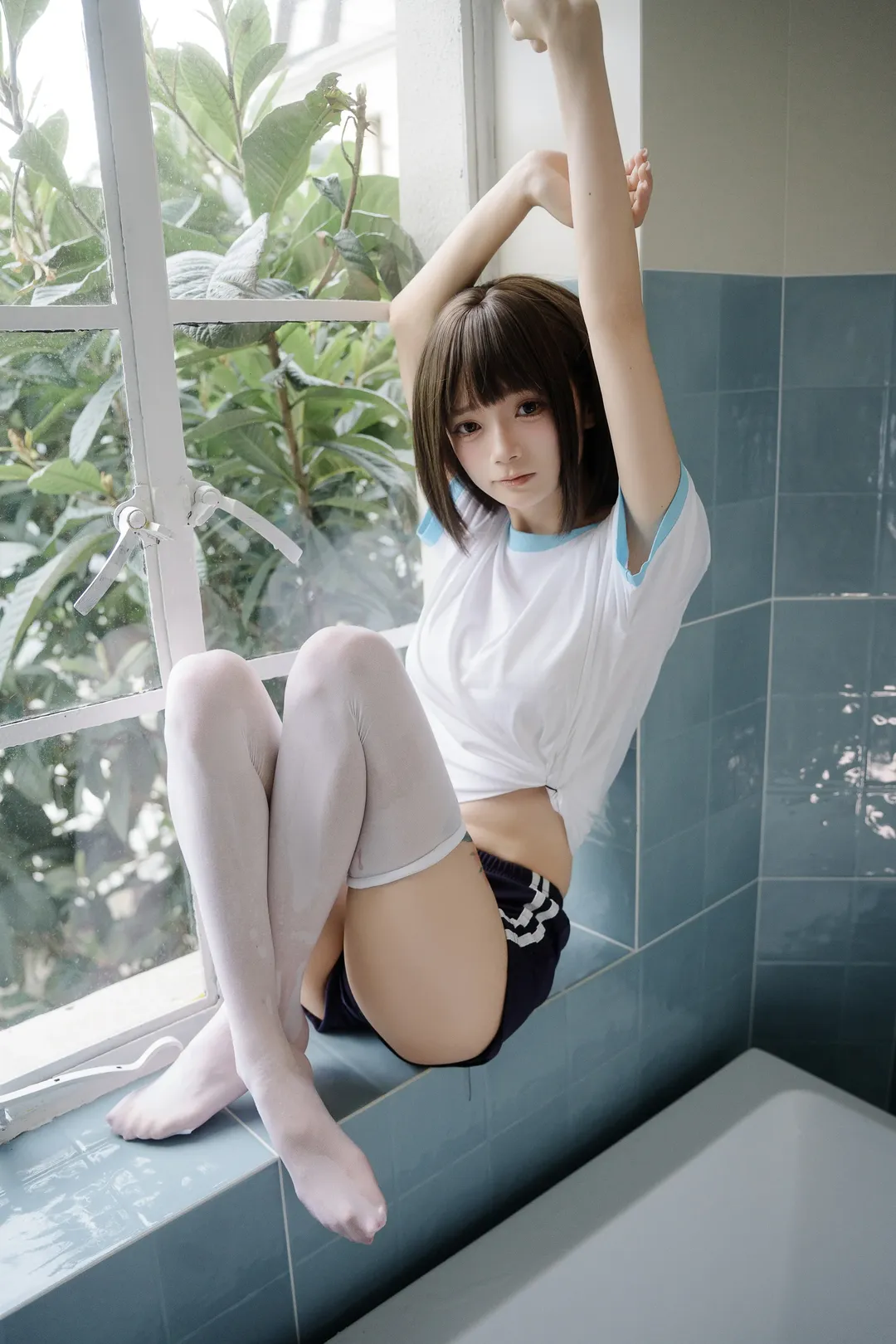 夏日在浴室窗臺的體操服白絲寫真 - 第 3 張