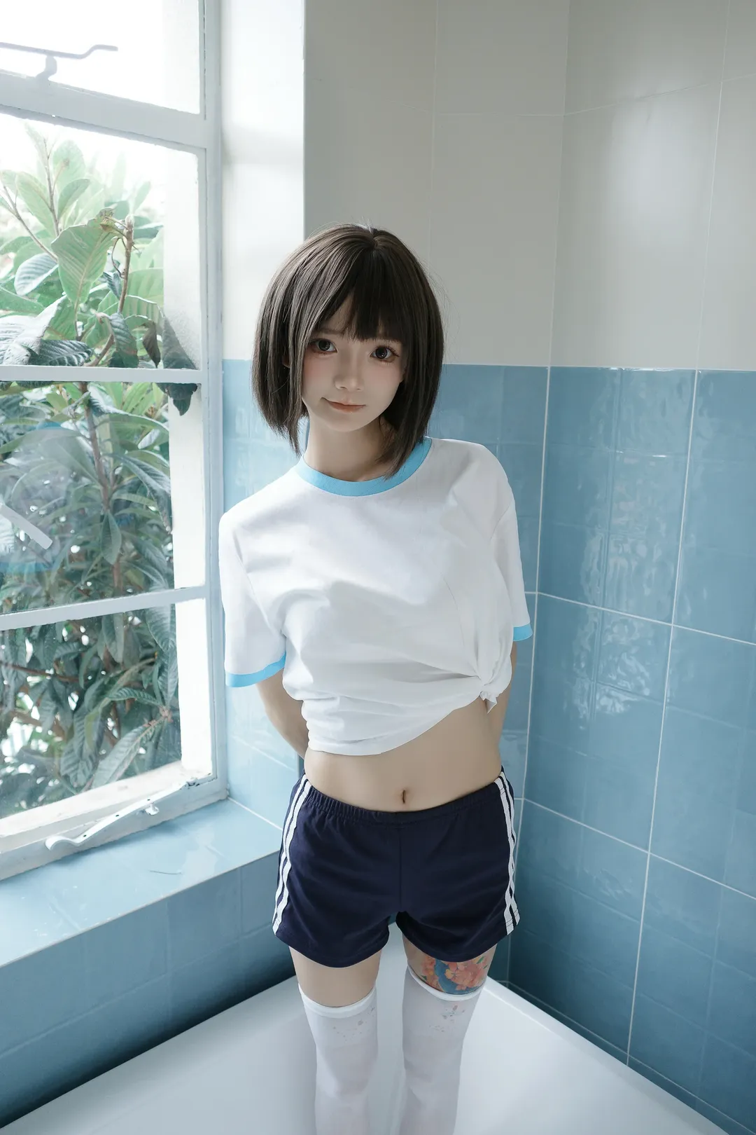 夏日在浴室窗臺的體操服白絲寫真 - 第 9 張