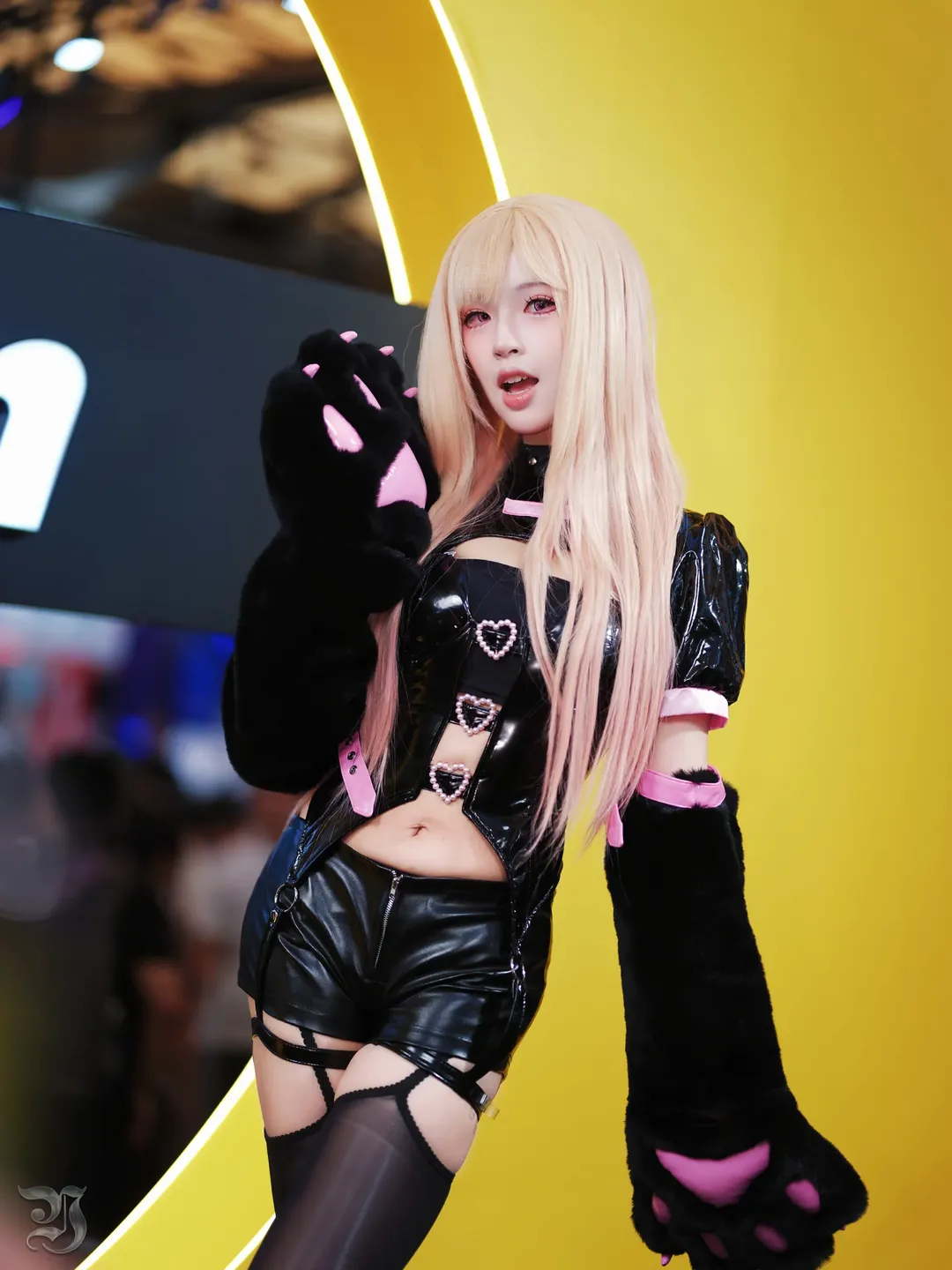 CJ2026尼康展台：黑皮衣猫娘与女仆装场照记录 - 第 5 张