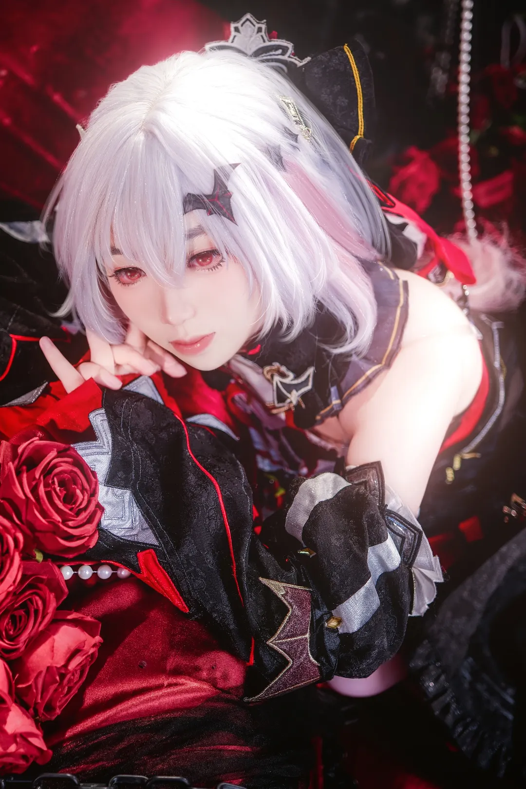 【德麗莎cos】崩壞3月下誓約，紅黑哥特風的迷人氣息 - 第 1 張